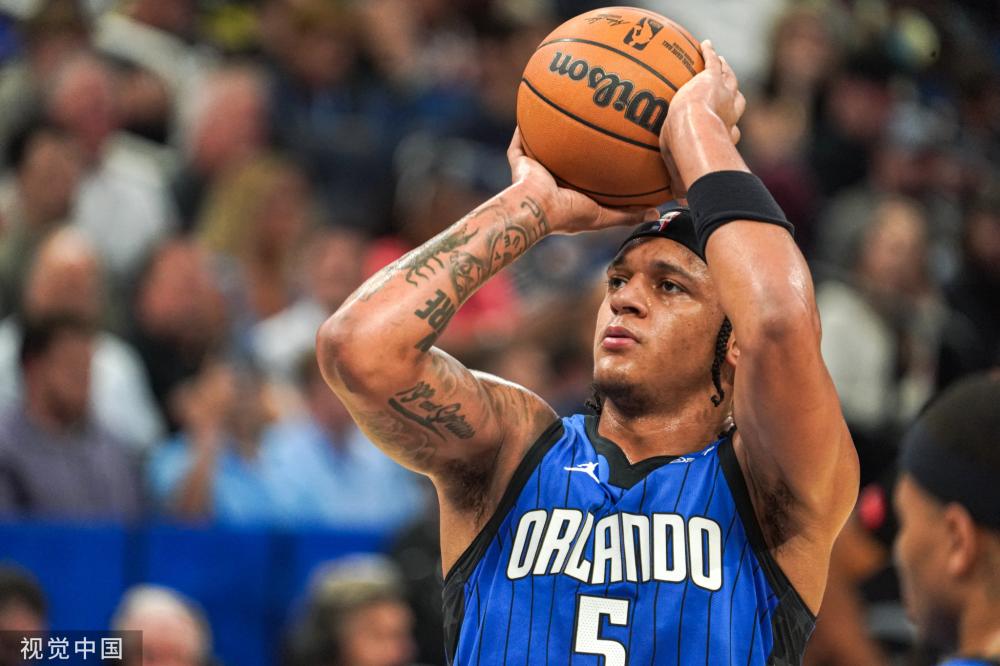 因此放手让 因此放手让