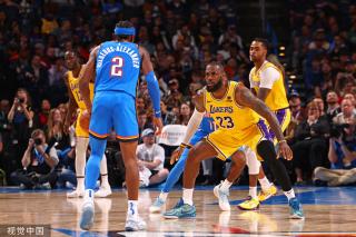 双方就展开 双方就展开